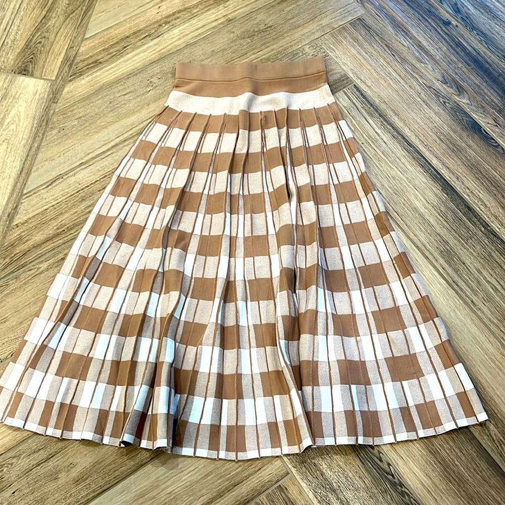 Slate Tan/White Skirt NWT